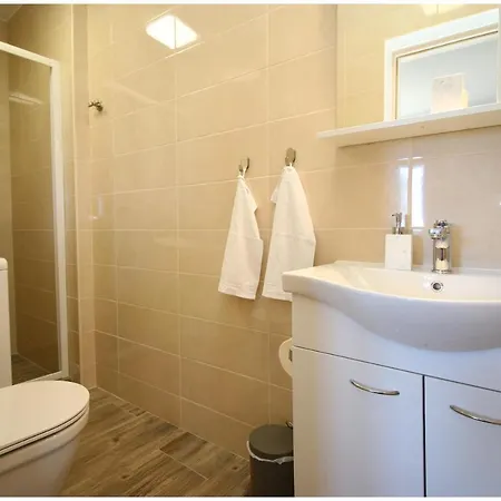 アパート Glavas プリモシュテン